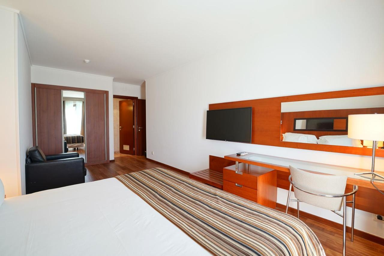 One-Bedroom Apartment,943957762:JPEG